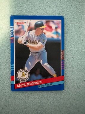 1991 Donruss Mark McGwire Baseball Card - Blue Red Accent
